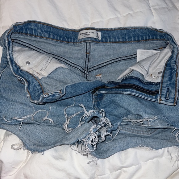 High Rise Mom Shorts - Picture 4 of 4